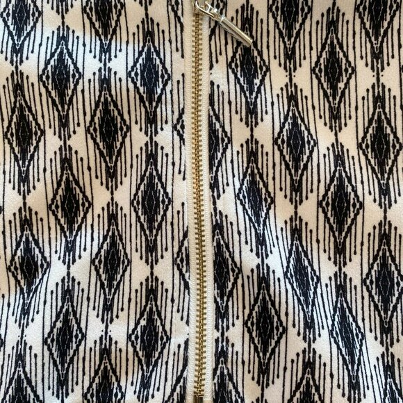 Dynamite - Sleeveless, Crop, Zip Back, Black & White, Top, Size S - Picture 5 of 8